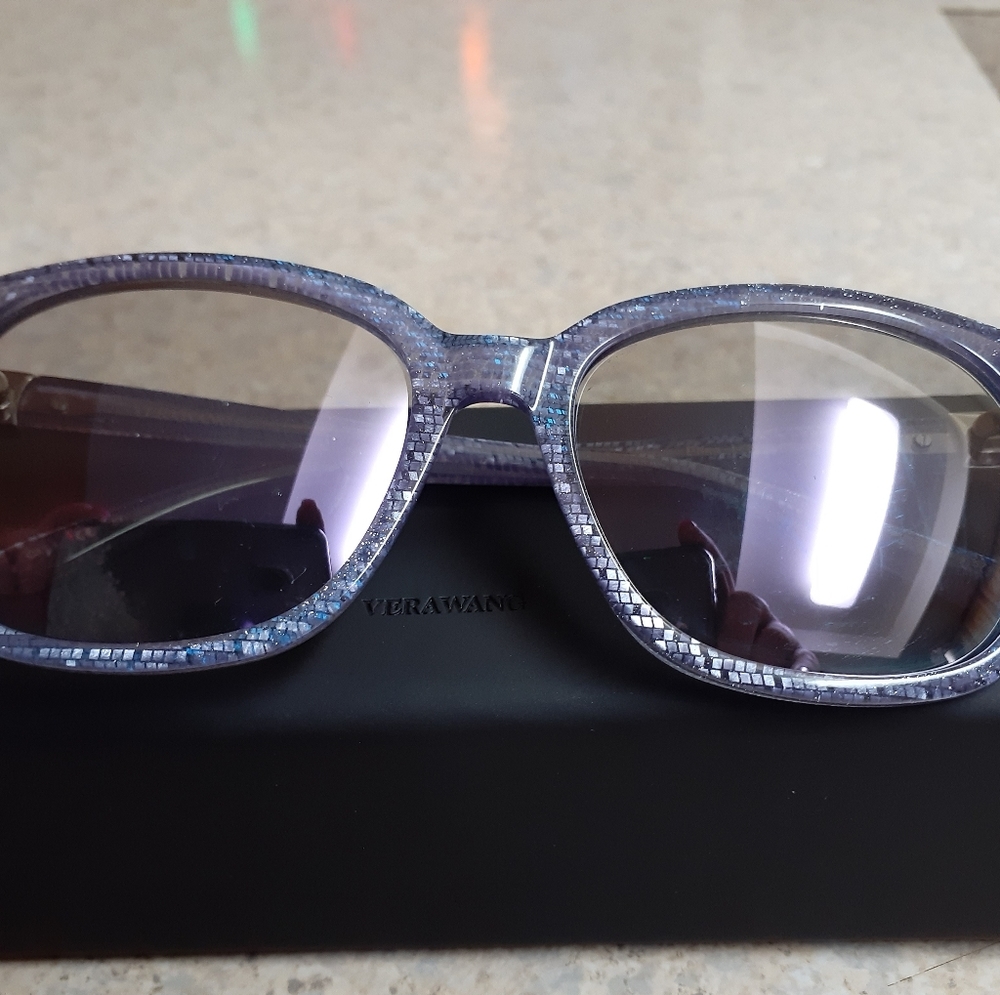 Brand new vera wang sunglasses